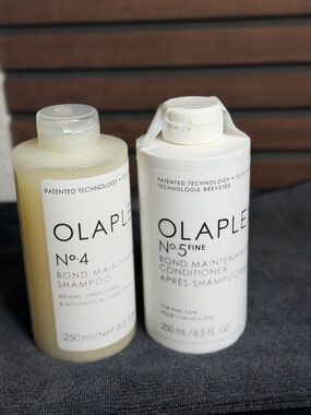 OLAPLEX No.4 & No.5 Bond Maintenance Shampoo and Conditioner - White & Cream
